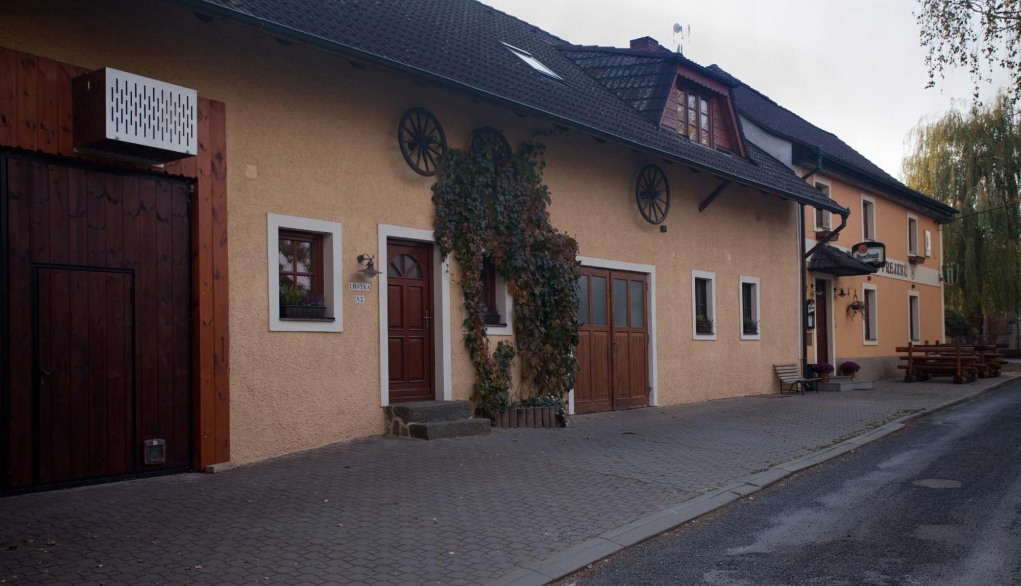 U Prejzku Apartment Lhotka  Bagian luar foto